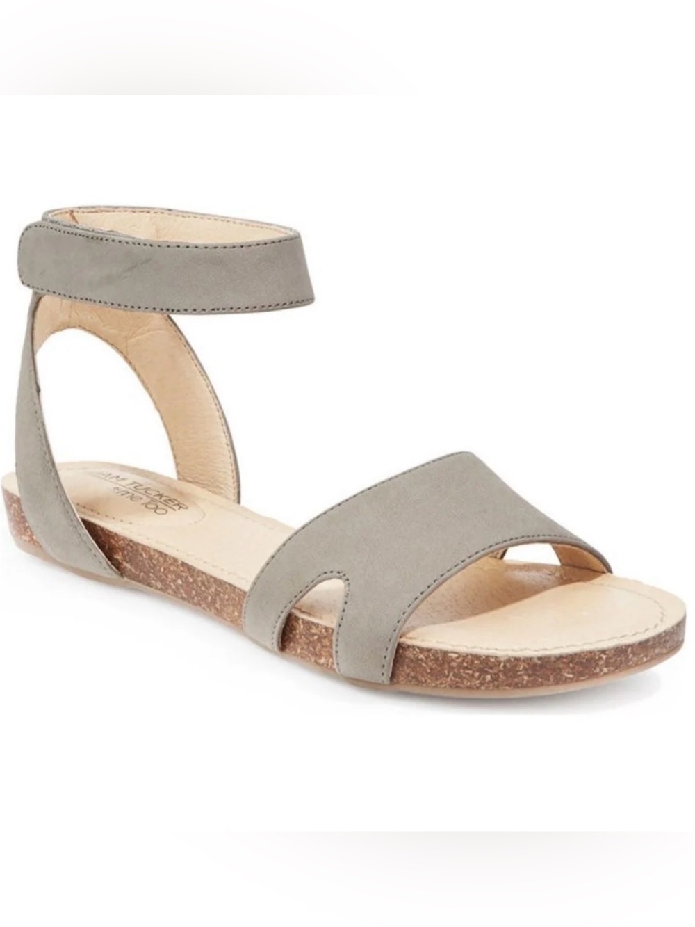 Me Too “Mally” Flat Sandal in Taupe Women’s Size 6 1/2
